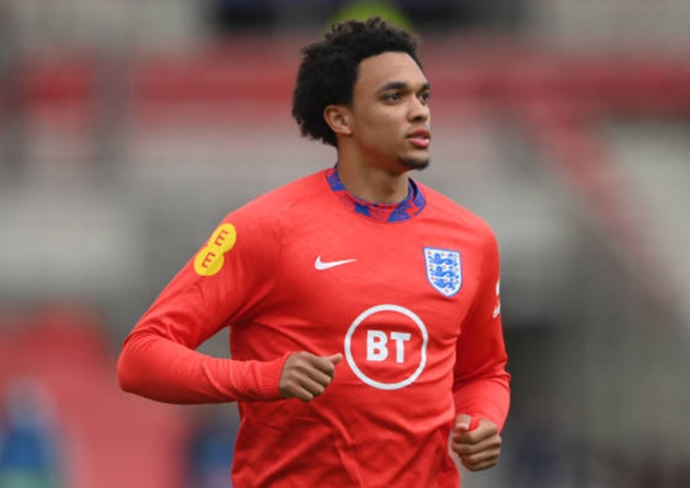 Trent Alexander-Arnold limps off late on against Austria as England suffer major injury blow in 1-0 friendly win - Bóng Đá