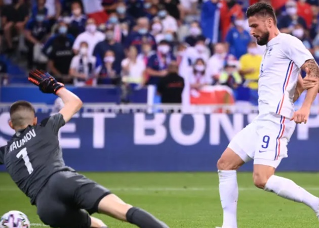 INTERNATIONALS: GIROUD DOUBLE HELPS FRANCE TO VICTORY - Bóng Đá