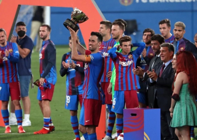 Samuel Umtiti skips Gamper Trophy celebrations after Barcelona fans BOO star and blame him and Coutinho for Messi exit - Bóng Đá