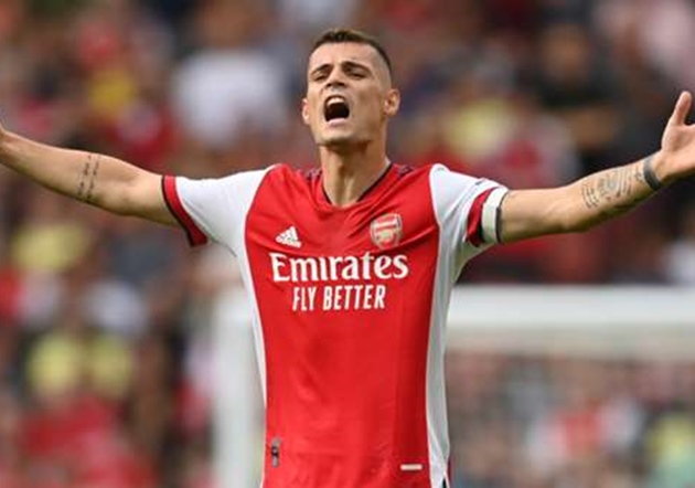 Roma director claims Xhaka wanted out of Arsenal but saw Emirates Stadium exit blocked - Bóng Đá