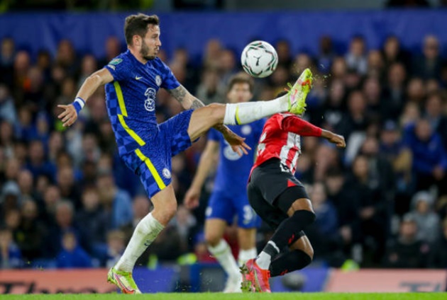 Chelsea thắng vất vả.