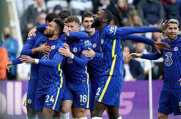 The Blues có thời cơ bứt phá khi các đối thủ nhóm đầu phải gặp nhau.
