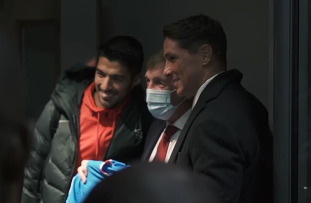 Kenny Dalglish, Luis Suarez and Fernando Torres share post-match chat and picture in ‘Inside Anfield’ video - Bóng Đá