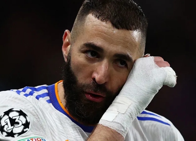 Real Madrid hat-trick hero Benzema almost didn't play against Chelsea as Ancelotti reveals he couldn't find his stadium pass - Bóng Đá