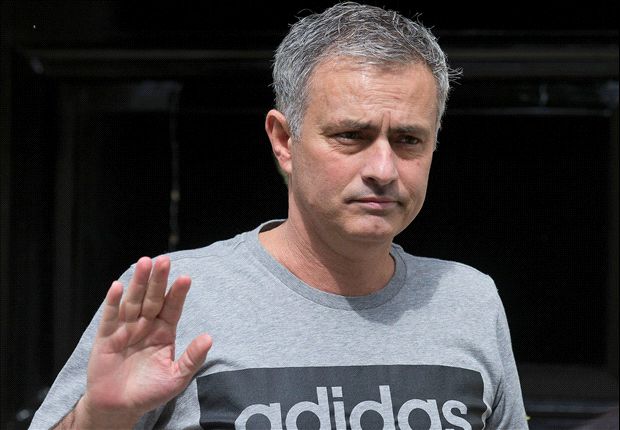 Sam Allardyce CHÍNH THỨC thay thế Mourinho tại Old Trafford