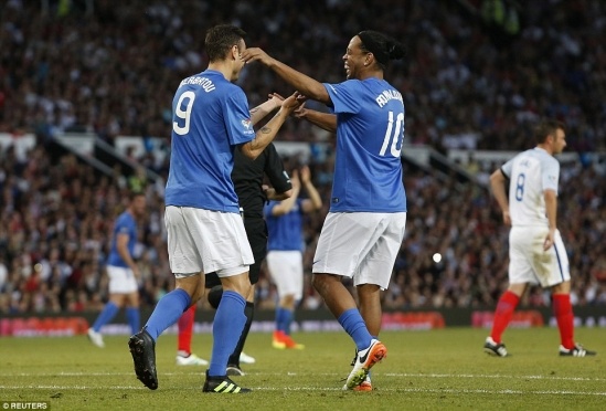 Pha solo cực kỳ ảo diệu của Ronaldinho