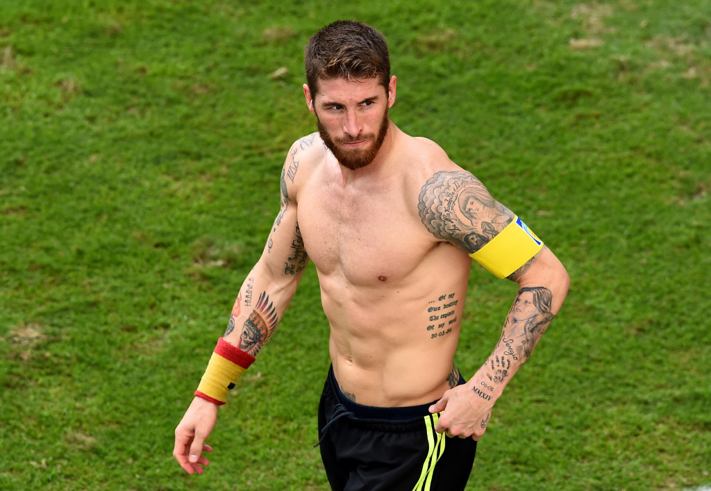 Sai lầm bỏ người của Sergio Ramos vs Georgia