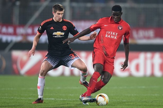 Sao trẻ M.U ngỡ ngàng khi được Mourinho chúc tụng