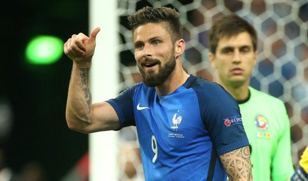 "Giroud còn khó kèm hơn cả Aguero và Suarez"