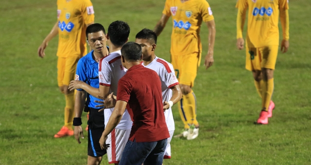 "Trọng tài Hà Anh Chiến đã thổi còi quá liều lĩnh và bất chấp"