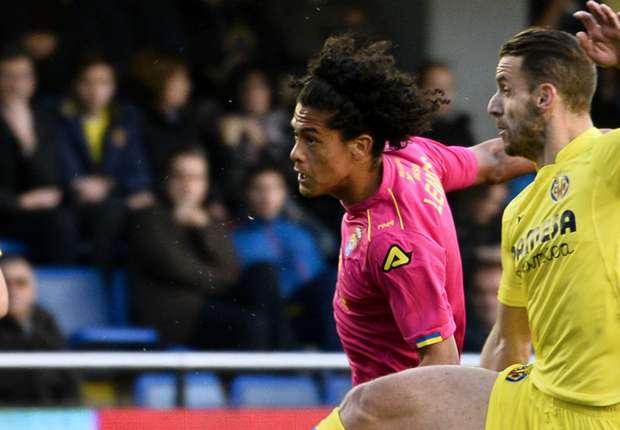 Ảnh bài viết Real và Barca lại đấu đá nhau vì "hàng La Liga"