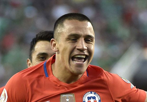 Sanchez lại lập kỉ lục mới trong màu áo Chile