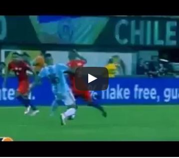 Pha phạm lỗi vô duyên dẫn đến thẻ đỏ của Marcos Rojo 