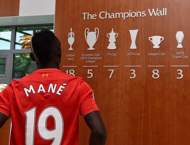 Chuyển nhượng ở Anfield: Bắt tàu điện đến Southampton