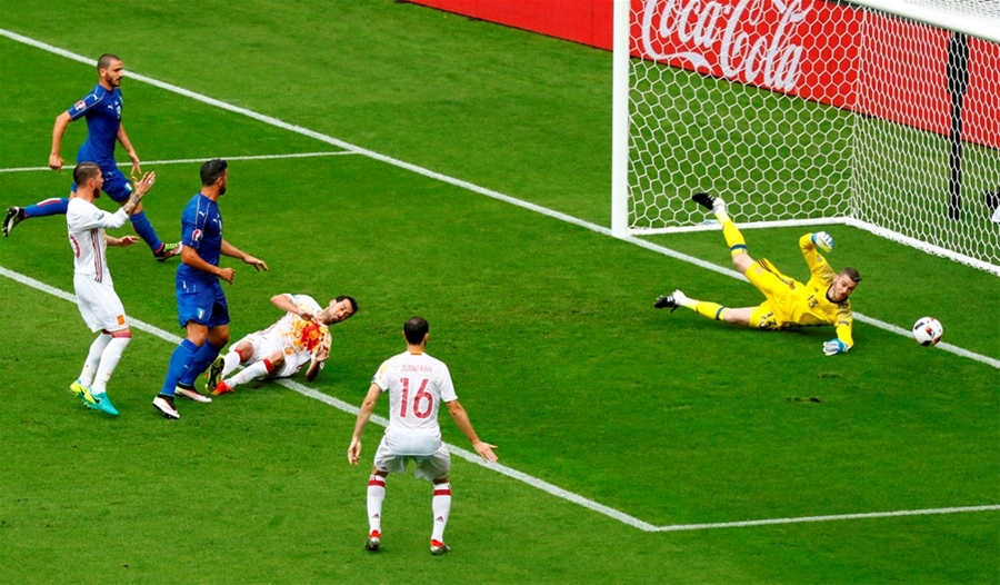 David de Gea nhiều lần cứu thua trước Italia