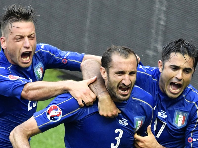 Người Italia hả hê sau chiến thắng