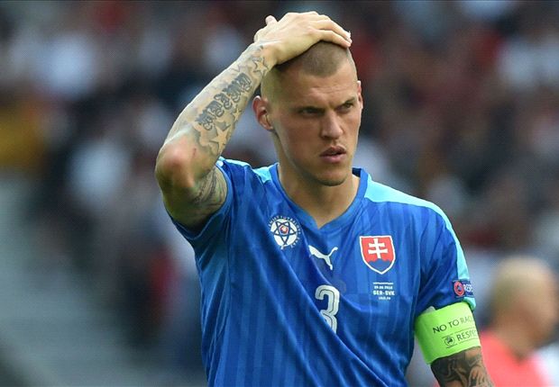 Skrtel xin lỗi rối rít vì gọi Klopp là "thằng đần"