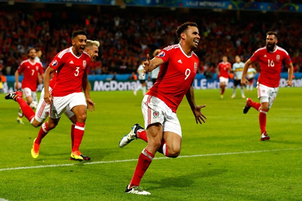 Ảnh bài viết Ngược dòng ngoạn mục trước Bỉ, xứ Wales xuất sắc vào bán kết