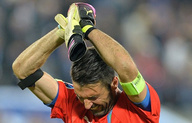 Chùm ảnh: Khoảnh khắc từ "thiên đàng xuống địa ngục" của Buffon