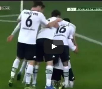 Tân binh Liverpool mắc sai lầm, để trượt chân y hệt huyền thoại Gerrard