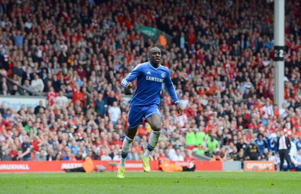 Chelsea tức tốc gửi thông điệp an ủi Demba Ba