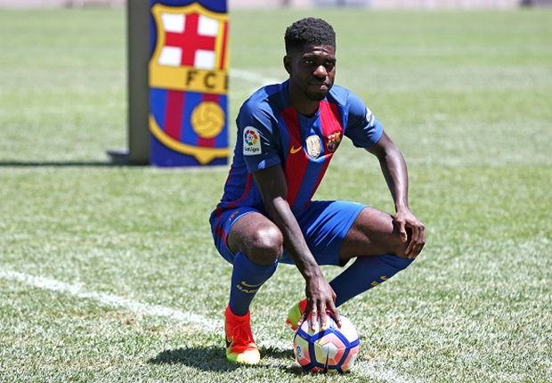 Umtiti "chào sân" Barca bằng màn tâng bóng quen thuộc