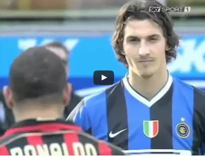 Khoảnh khắc Ztalan Ibrahimovic nhìn Ronaldo với ánh mắt ngưỡng mộ