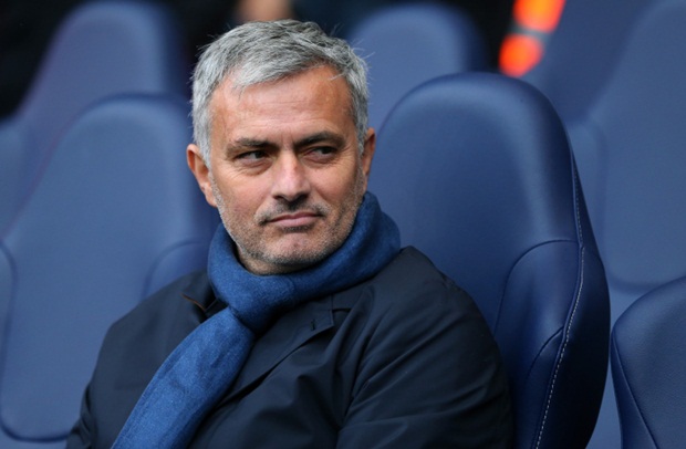 Sang M.U, Mourinho quyết "dứt tình" với Chelsea