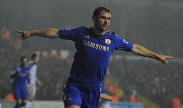 Ivanovic chấn thương, fan Chelsea... mừng như mở hội