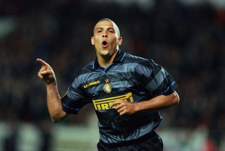 Ronaldo de Lima khi còn khoác áo Inter Milan