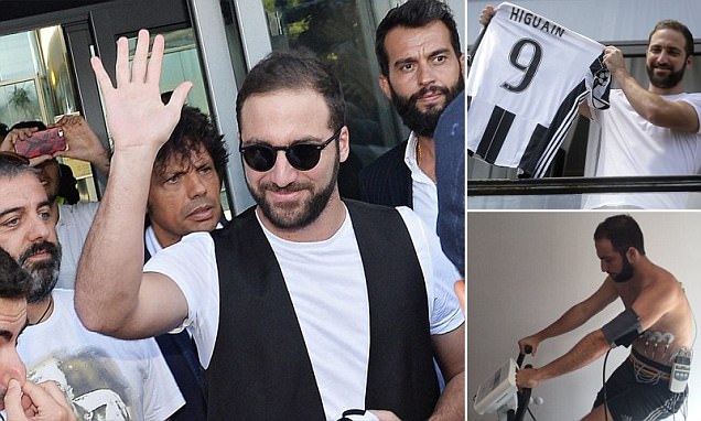 Higuain rạng rỡ khoe số áo, sao Juventus đăng tweet chào mừng