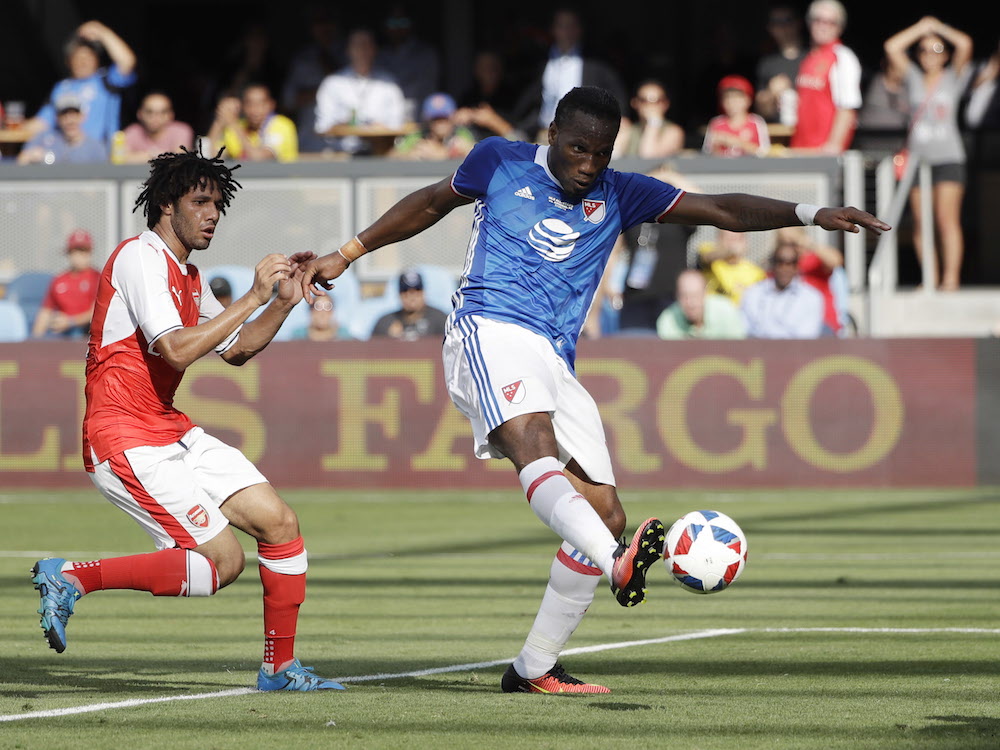 Chùm ảnh: Tân binh ra mắt, Arsenal vẫn bị Drogba hành hạ