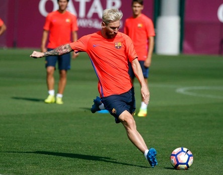 Dàn sao Barca rạng rỡ trước trận đối đầu Leicester City