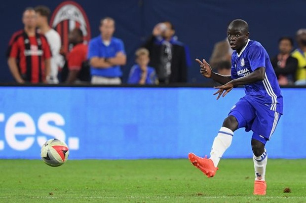 Kante nổi nóng khi bị so sánh với đàn anh Makelele