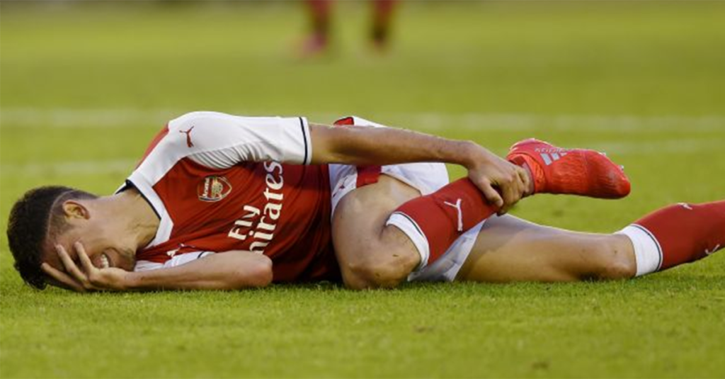 Gabriel chấn thương nặng, Arsenal tan tác hàng thủ
