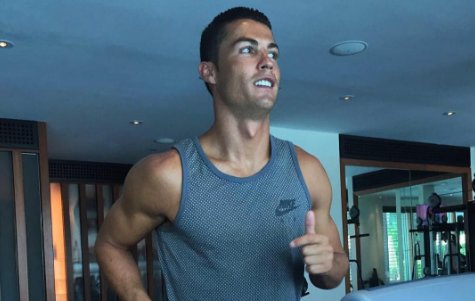 Rút ngắn kỳ nghỉ, Ronaldo quay lại tập luyện