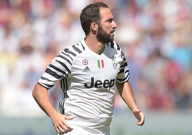 "Higuain trông như một con heo"