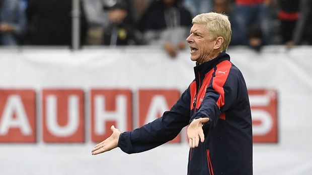 Wenger quay ngoắt 180 độ, ủng hộ triết lý dùng "tiền tấn" mua sao