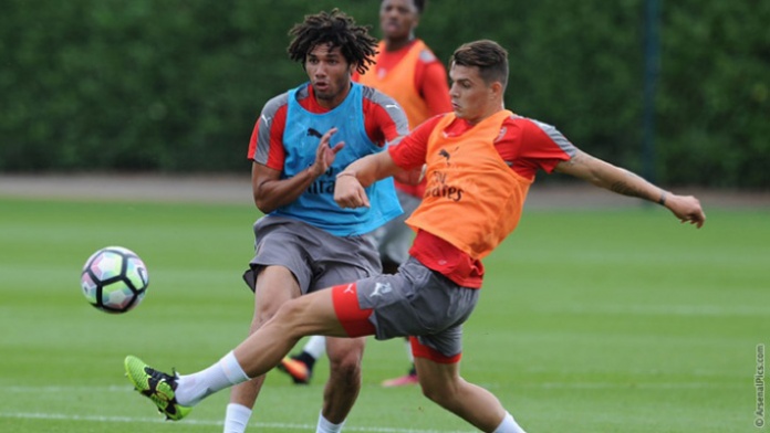 Chùm ảnh: Arsenal luyện tập trước đại chiến với Liverpool