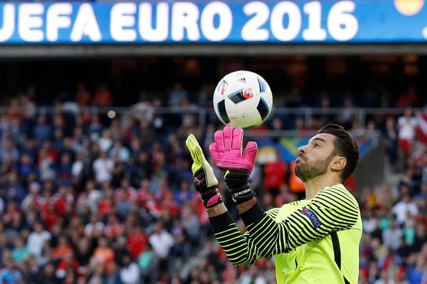Pep gây sốc với ứng viên thế Joe Hart