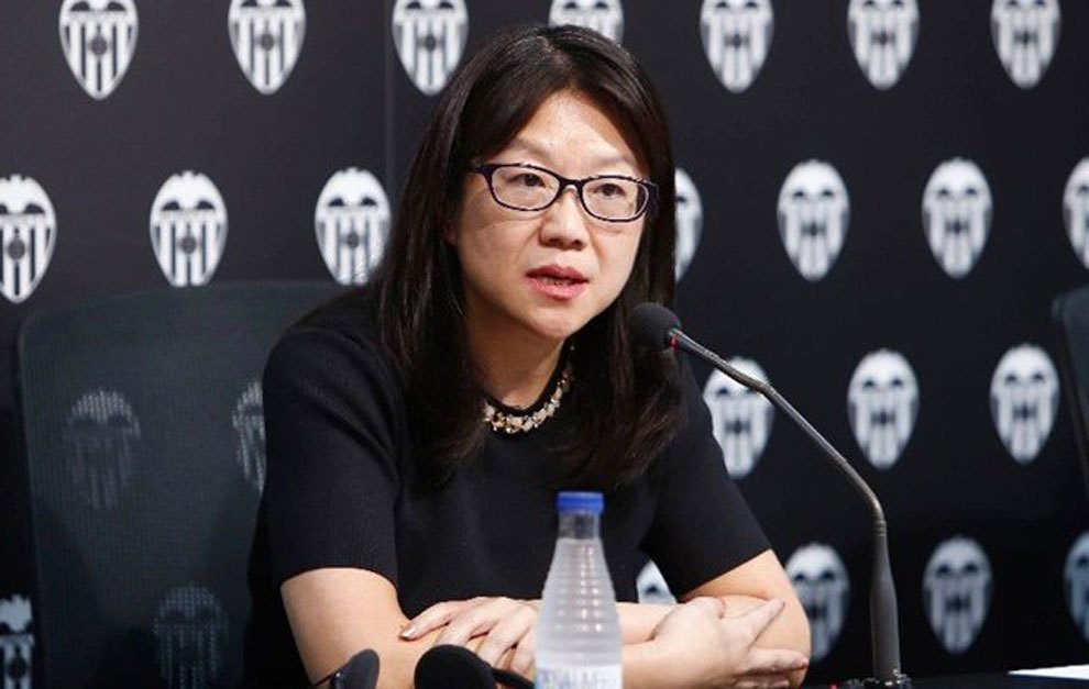 Valencia từ chối bán đội trưởng cho Barca
