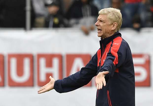 Wenger biện hộ cho kế hoạch chuyển nhượng nghèo nàn