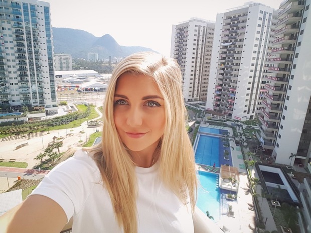 Amber Hill - Phát sốt với mỹ nhân cầm súng tại Olympic 2016