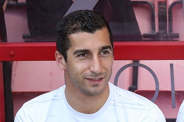 Vì sao Mourinho quyết để Mkhitaryan dự bị?