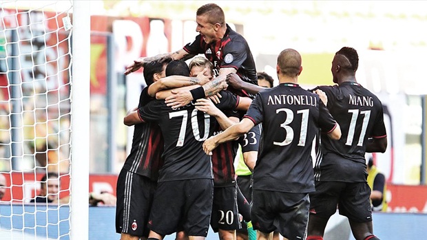 Vòng 1 Serie A: Napoli hoà bạc nhược, Thành Milan trái chiều