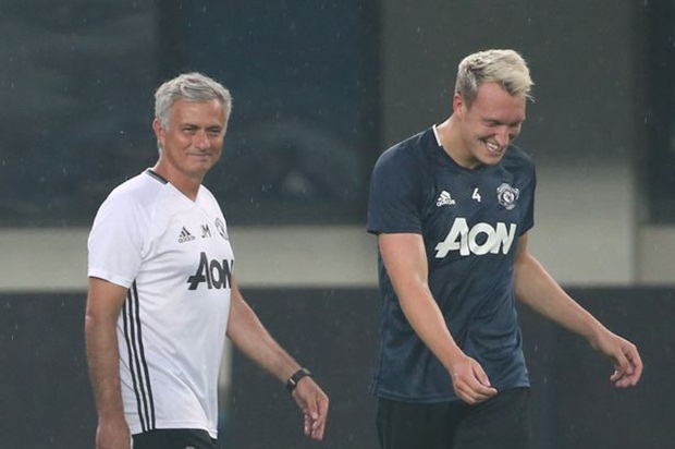 Đã có đội bóng hỏi mua Phil Jones