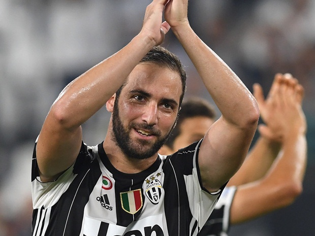 Góc Juventus: Từ nụ cười của Gonzalo Higuain…