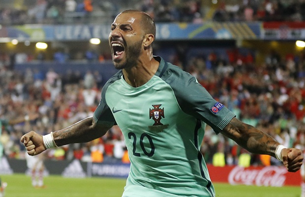 Milan tính gây sốc với nhà vô địch EURO 2016