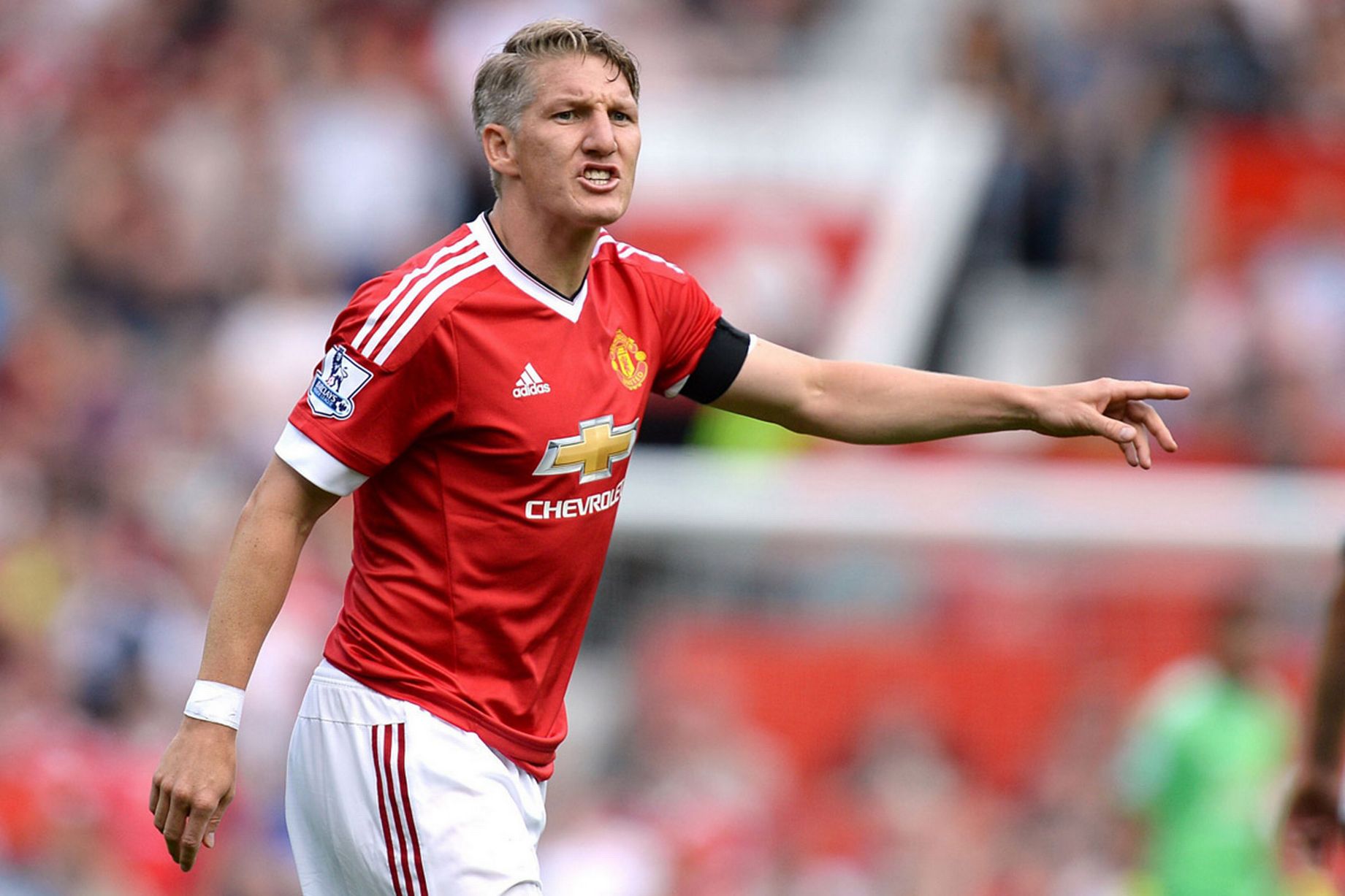 Ngán ngẩm, M.U bán Schweinsteiger với giá "rẻ như cho"