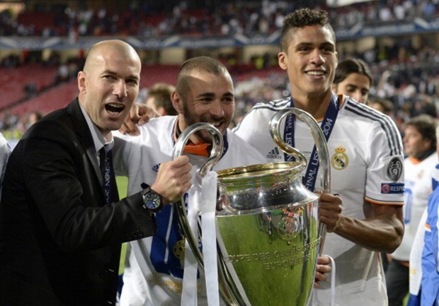 Varane 'phũ phàng' từ chối Mourinho